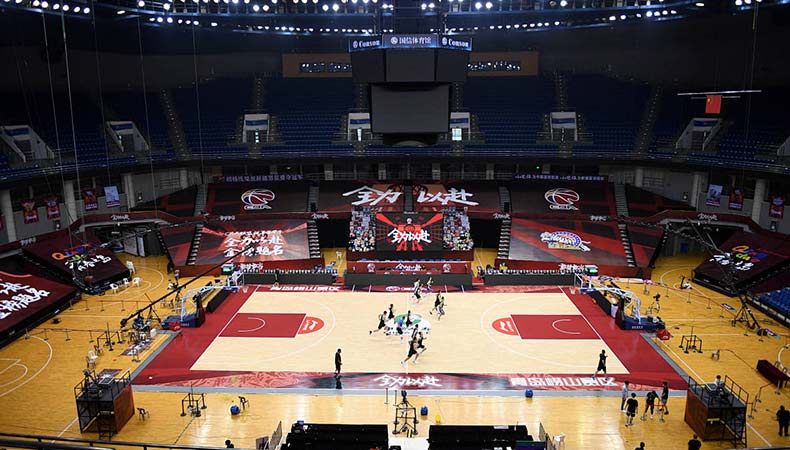 🏀尼克斯29分逆转3-1马刺OG补篮绝杀砍33分福克斯连续犯错